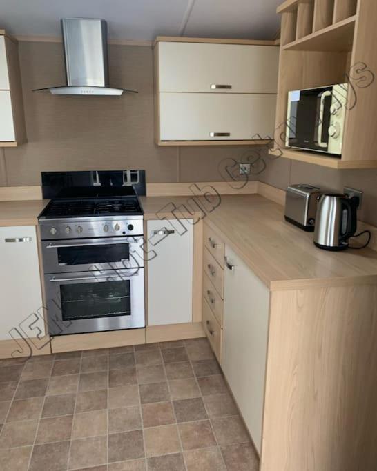 Jems Hot-Tub Getaways 8 Berth At Tattershall Lakes 외부 사진