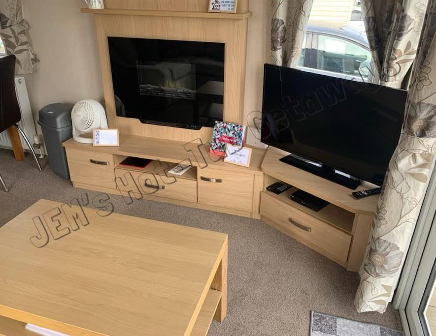 Jems Hot-Tub Getaways 8 Berth At Tattershall Lakes 외부 사진